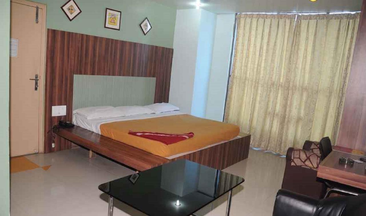 Hotel Bhubaneswari Classic Brahmapur Dış mekan fotoğraf